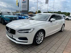 Vit Begagnad 2019 Volvo V90 Momentum Kombi | 209 000 kr (Marknadspris)