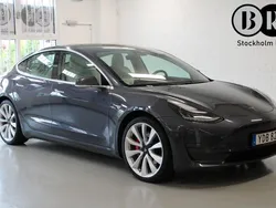 Grå Begagnad 2019 Tesla Model 3 Performance Sedan | 339 900 kr (Lite dyr)
