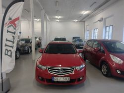 Röd Begagnad 2009 Honda Accord Kombi | 39 800 kr (Marknadspris)
