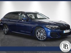 Blå Begagnad 2021 BMW 530e M Sport Kombi | 369 900 kr (Marknadspris)