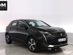 Svart Begagnad 2023 Peugeot 3008 Active SUV | 299 900 kr (Marknadspris)