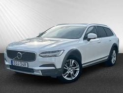Vit Begagnad 2019 Volvo V90 CC SE Kombi | 259 000 kr (Marknadspris)