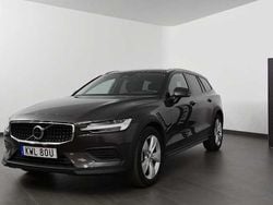 Begagnad 2024 Volvo V60 CC Kombi | 409 800 kr (Marknadspris)