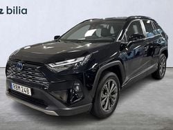 Svart Begagnad 2024 Toyota RAV4 Hybrid Executive SUV | 449 900 kr (Marknadspris)