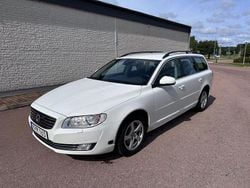 Vit Begagnad 2016 Volvo V70 Momentum Kombi | 139 500 kr (Marknadspris)