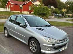 Grå Begagnad 2006 Peugeot 206 Halvkombi | 26 000 kr (Lite dyr)