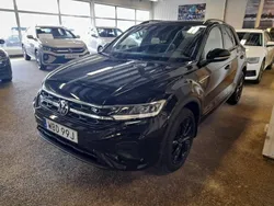 Svart (deep black pearl) Begagnad 2024 VW T-Roc R-line SUV | 345 900 kr (Dyr)