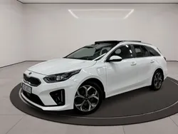 Vit Begagnad 2021 Kia Ceed Sportswagon 2 Kombi | 259 900 kr (Marknadspris)