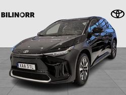 Svart Begagnad 2023 Toyota bZ4X Executive SUV | 399 900 kr (Marknadspris)