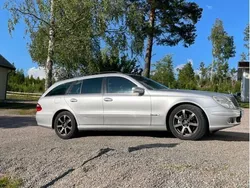 Silver Begagnad 2005 Mercedes E320 Kombi | 35 000 kr (Marknadspris)