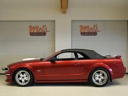 Mörkröd Begagnad 2007 Ford Mustang GT Convertible Cab | 259 000 kr (Marknadspris)