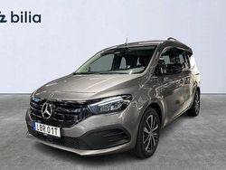 Grå Begagnad 2023 Mercedes EQT200 Minibuss | 309 000 kr