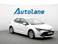 Vit Begagnad 2021 Toyota Corolla Hybrid Active Halvkombi | 199 900 kr (Marknadspris)