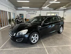 Svart Begagnad 2012 Volvo V60 Momentum Kombi | 94 900 kr (Marknadspris)
