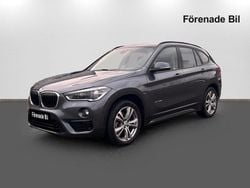 Grå Begagnad 2017 BMW X1 Sport Line SUV | 209 900 kr (Marknadspris)