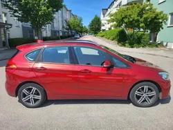 Röd Begagnad 2015 BMW 218 Active Tourer Sport Line Minibuss | 120 000 kr (Marknadspris)
