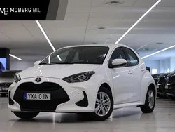 Vit Begagnad 2021 Toyota Yaris Hybrid Active Halvkombi | 219 900 kr (Marknadspris)