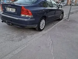 Blå Begagnad 2004 Volvo S60 Sedan | 11 900 kr (Superpris)