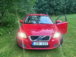 Röd Begagnad 2011 Volvo V50 Momentum Kombi | 38 000 kr (Superpris)