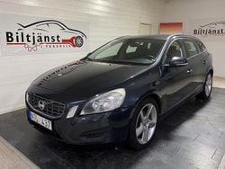 Grå Begagnad 2011 Volvo V60 Kinetic Kombi | 69 900 kr (Marknadspris)