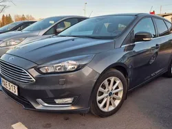 Grå Begagnad 2016 Ford Focus Titanium Kombi | 109 900 kr (Marknadspris)