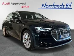 Svart Begagnad 2022 Audi e-tron Proline SUV | 489 000 kr (Marknadspris)