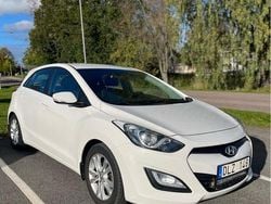 Vit Begagnad 2013 Hyundai i30 Sport Halvkombi | 60 000 kr (Bra pris)