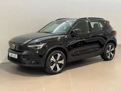 Svart Begagnad 2022 Volvo XC40 Core SUV | 359 500 kr