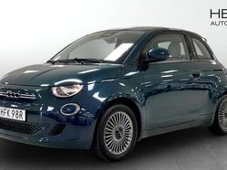Grön (green) Begagnad 2022 Fiat 500e Icon Halvkombi | 209 900 kr (Marknadspris)