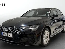 Svart (brilliantsvart) Begagnad 2023 Audi A3 Sportback Proline Halvkombi | 249 000 kr (Marknadspris)