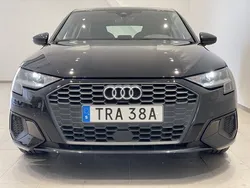 Brilliantsvart Begagnad 2023 Audi A3 Proline | 274 900 kr (Marknadspris)
