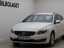Vit Begagnad 2018 Volvo V60 Momentum Kombi | 199 800 kr (Superpris)