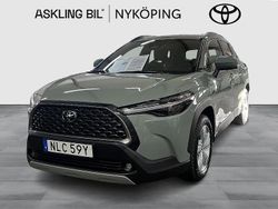 Grön Begagnad 2024 Toyota Corolla Cross Plus SUV | 379 000 kr (Marknadspris)