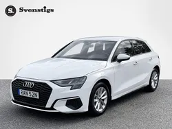 Vit Begagnad 2023 Audi A3 Sportback Sport Halvkombi | 279 800 kr (Lite dyr)
