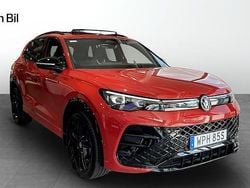 Röd (persimmon red metallic) Ny 2025 VW Tiguan R-line SUV | 629 500 kr (Marknadspris)