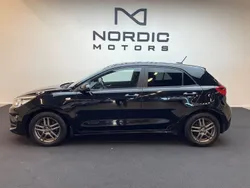 Svart Begagnad 2021 Kia Rio Advance Halvkombi | 109 900 kr (Superpris)