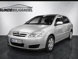 Ljusblå Begagnad 2004 Toyota Corolla Halvkombi | 29 900 kr (Marknadspris)
