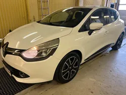 Vit Begagnad 2015 Renault Clio IV Halvkombi | 69 900 kr (Marknadspris)