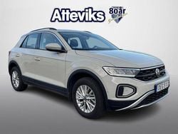 Ljusgrå Begagnad 2024 VW T-Roc Life SUV | 299 800 kr (Marknadspris)