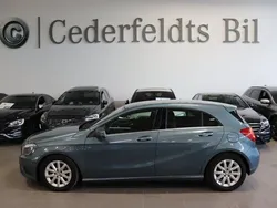 Ljusblå Begagnad 2013 Mercedes A180 Halvkombi | 139 900 kr (Marknadspris)