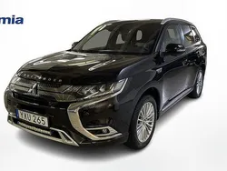 Svart Begagnad 2018 Mitsubishi Outlander P-HEV SUV | 239 000 kr (Marknadspris)