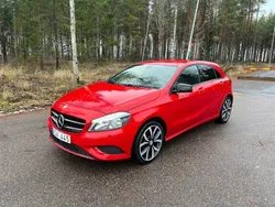 Röd Begagnad 2013 Mercedes A200 Halvkombi | 129 900 kr (Marknadspris)