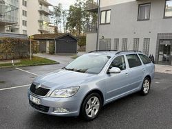 Blå Begagnad 2010 Skoda Octavia Elegance Kombi | 64 500 kr (Bra pris)
