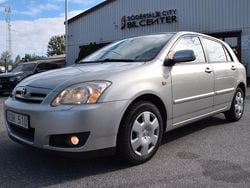 Silver Begagnad 2005 Toyota Corolla Halvkombi | 74 990 kr (Marknadspris)