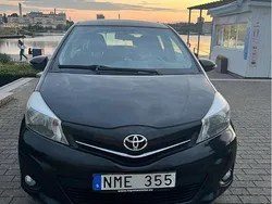 Svart Begagnad 2013 Toyota Yaris Active Halvkombi | 69 000 kr (Marknadspris)