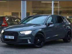 Grå Begagnad 2017 Audi A3 Proline Halvkombi | 144 900 kr (Marknadspris)