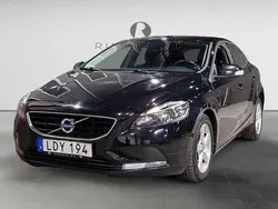 Svart Begagnad 2015 Volvo V40 Kinetic Kombi | 134 900 kr (Marknadspris)