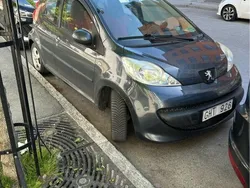 Grå Begagnad 2008 Peugeot 107 Halvkombi | 17 999 kr (Bra pris)