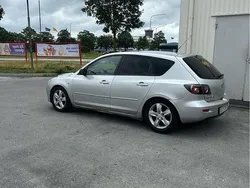 Grå Begagnad 2005 Mazda 3 Inclusive Halvkombi | 12 000 kr