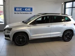 Silver Begagnad 2023 Skoda Karoq SportLine SUV | 349 000 kr (Marknadspris)